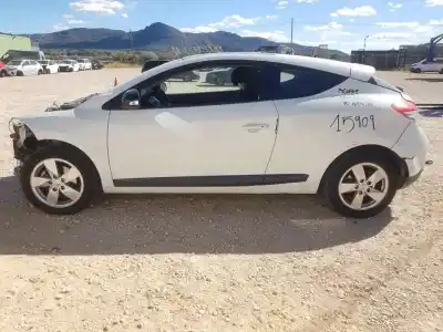 Veicolo di demolizione RENAULT MEGANE III COUPE Color Edition dell'anno 2011 alimentato K9K836