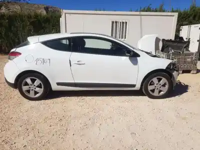 Veículo de Sucata renault megane iii coupe color edition do ano 2011 alimentado k9k836