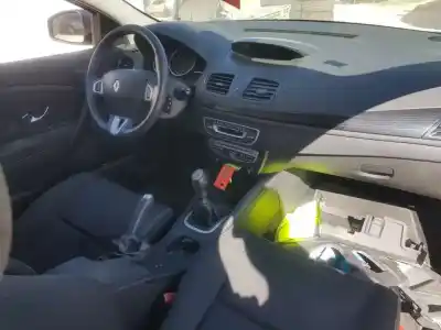 Veículo de Sucata renault megane iii coupe color edition do ano 2011 alimentado k9k836