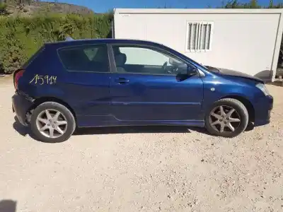 Veículo de Sucata toyota corolla (_e12_) 2.0 d-4d (cde120r_ cde120l_) do ano 2005 alimentado 1cdftv