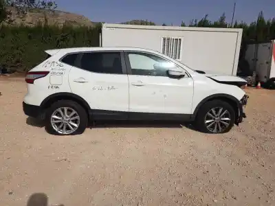 Sloopvoertuig nissan                                             qashqai (j11)                                                                                                                                                                                                                                              acenta                                                                                                                                                                                                                                                     van het jaar 2014 aangedreven r9m