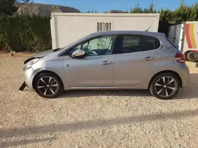 Veículo de Sucata peugeot 208 edition do ano 2018 alimentado hn05
