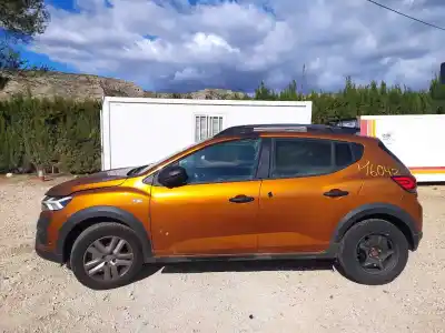 Veículo de Sucata dacia sandero stepway do ano 2023 alimentado h4d470