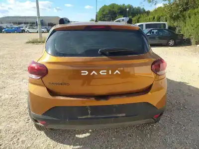 Veículo de Sucata dacia sandero stepway do ano 2023 alimentado h4d470