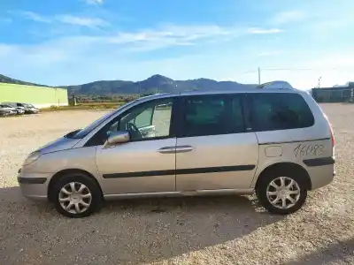 Sloopvoertuig PEUGEOT 807  van het jaar 2005 aangedreven 4HW