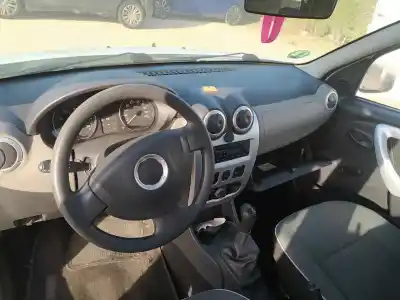 Veicolo di demolizione dacia sandero podium dell'anno 2012 alimentato 