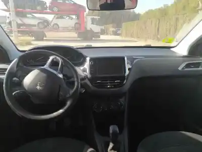 Veículo de Sucata peugeot 208 style do ano 2018 alimentado hm05