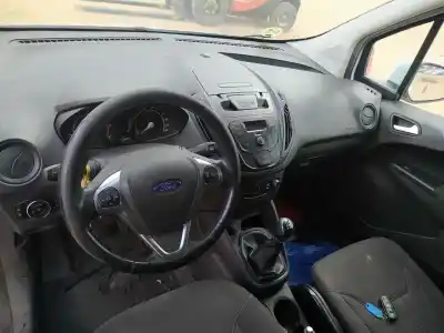 Veículo de Sucata ford transit courier combi trend do ano 2017 alimentado ugcb