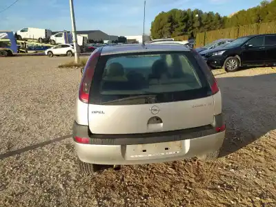 Veicolo di demolizione opel corsa c essentia dell'anno 2002 alimentato z14xe