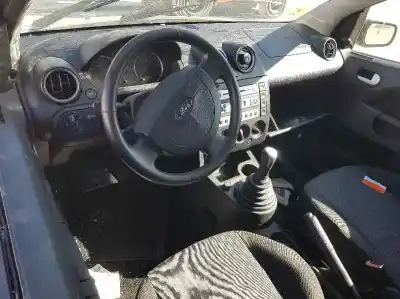 Veicolo di demolizione ford fiesta (cbk) trend dell'anno 2004 alimentato fxjb