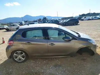 Hurda Aracı peugeot                                            208                                                                                                                                                                                                                                                        allure                                                                                                                                                                                                                                                     yılın 2012 güçlü hm01