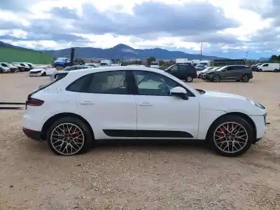 Scrapping Vehicle porsche macan (typ ) s diesel of the year 2014 powered ctba