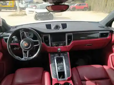 Scrapping Vehicle porsche macan (typ ) s diesel of the year 2014 powered ctba