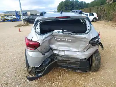 Veículo de Sucata dacia sandero stepway essential do ano 2023 alimentado h4d470