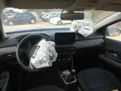 Veículo de Sucata dacia sandero stepway essential do ano 2023 alimentado h4d470