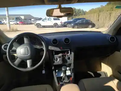 Veículo de Sucata audi a3 sportback (8p) ambiente do ano 2004 alimentado blp