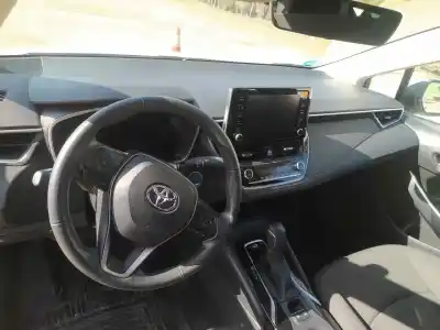 Veicolo di demolizione TOYOTA COROLLA (E21) HYBRID ACTIVE dell'anno 2019 alimentato 2ZR