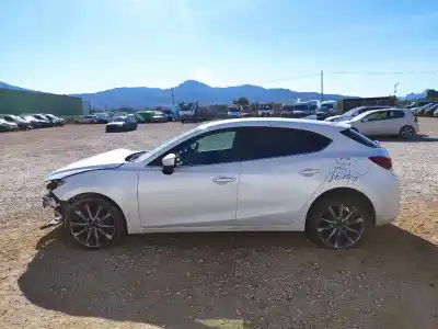 Véhicule à la ferraille MAZDA 3 LIM. () BLACK TECH EDITION de l'année 2018 alimenté PE