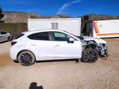 Sloopvoertuig mazda 3 lim. () black tech edition van het jaar 2018 aangedreven pe