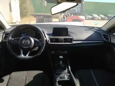 Sloopvoertuig mazda 3 lim. () black tech edition van het jaar 2018 aangedreven pe