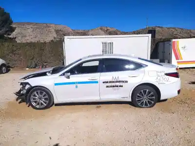 Sloopvoertuig lexus es 300h van het jaar 2019 aangedreven a25afxs