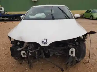 Veículo de Sucata skoda rapid ambition do ano 2017 alimentado cxma