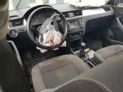 Veículo de Sucata skoda rapid ambition do ano 2017 alimentado cxma