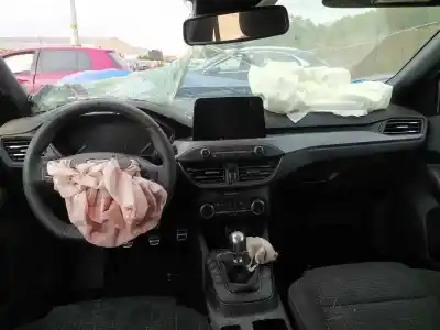 Veicolo di demolizione ford focus lim. st-line dell'anno 2022 alimentato r0db