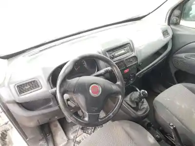 Veículo de Sucata fiat doblo autobús (263_) 1.3 d multijet (263axc1a) do ano 2012 alimentado 263a2000