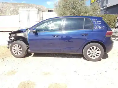 Veículo de Sucata VOLKSWAGEN GOLF VI (5K1) 1.6 TDI do ano 2011 alimentado CAYC