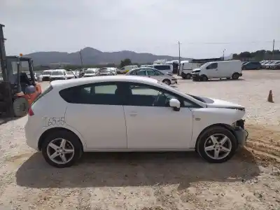 Veículo de Sucata SEAT LEON (1P1) 1.6 TDI do ano 2012 alimentado CAYC