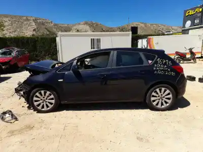 Veículo de Sucata opel astra j (p10) 1.7 cdti (68) do ano 2010 alimentado a17dtr
