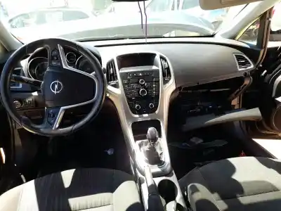 Veículo de Sucata opel astra j (p10) 1.7 cdti (68) do ano 2010 alimentado a17dtr