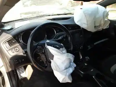 Veículo de Sucata kia cee'd (jd) 1.0 t-gdi do ano 2017 alimentado g3lc