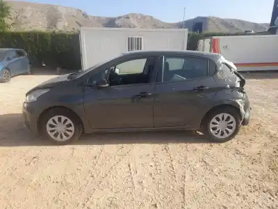 Здавання транспортного засобу peugeot 208 i (ca_, cc_) 1.2 vti 82 року 2014 потужний hm01