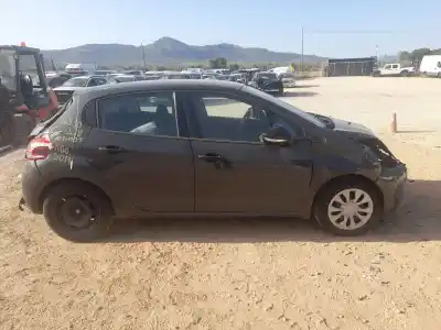 Здавання транспортного засобу peugeot 208 i (ca_, cc_) 1.2 vti 82 року 2014 потужний hm01