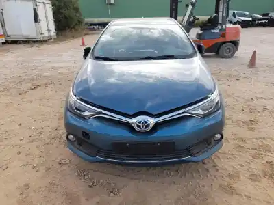 Sloopvoertuig toyota auris (_e18_) 1.8 hybrid (zwe186_) van het jaar 2015 aangedreven 2zrfxe