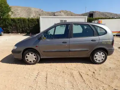 Scrapping Vehicle renault megane scenic (ja0/1_) 1.6 e (ja0f) of the year 1999 powered k7m702