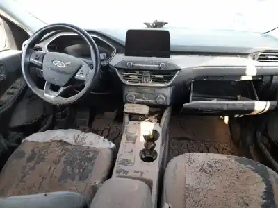 Véhicule à la ferraille ford kuga iii (dfk) 2.5 fhev de l'année 2022 alimenté bgdc