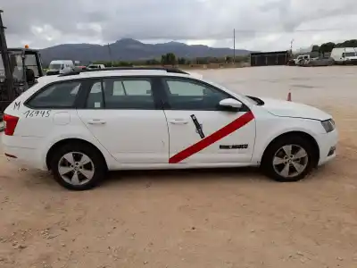 Scrapping Vehicle skoda octavia iii combi (5e5, 5e6) 1.5 tsi g-tec of the year 2019 powered dhfa