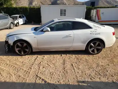 Veicolo di demolizione AUDI A5 (8T3)  dell'anno 2009 alimentato CCWA