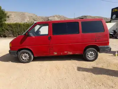 Здавання транспортного засобу VOLKSWAGEN TRANSPORTER T4 AUTOBÚS (70B, 70C, 7DB, 7DK, 70J, 70K, 7DC, 7 2.4 D Syncro року 1991 потужний AAB