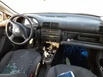 Veículo de Sucata seat leon (1m1) 1.4 16v do ano 2001 alimentado axp