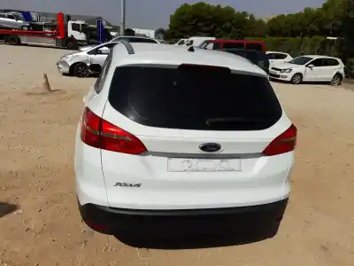 Veículo de Sucata ford focus iii turnier 1.5 tdci do ano 2015 alimentado xwdb