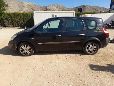 Sloopvoertuig RENAULT GRAND SCÉNIC II (JM0/1_)  van het jaar 2006 aangedreven F9Q804