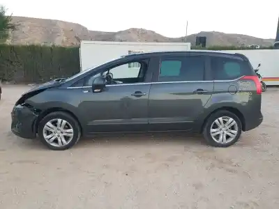 Vehículo de desguace PEUGEOT 5008 (0U_, 0E_)  del año 2016 con motor HN02