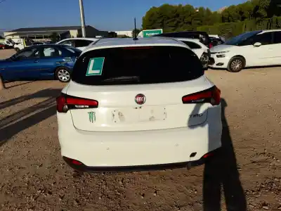 Veículo de Sucata fiat tipo fastback (356_, 357_) 1.4 (356hxa1b) do ano 2017 alimentado 843a1000