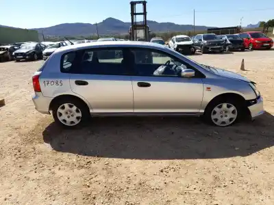 Veículo de Sucata honda civic vii hatchback (eu, ep, ev) 1.6 i (ep2, eu8, eu6) do ano 2001 alimentado d16v1 Veículo de Sucata honda civic vii hatchback (eu, ep, ev) 1.6 i (ep2, eu8, eu6) do ano 2001 alimentado d16v1