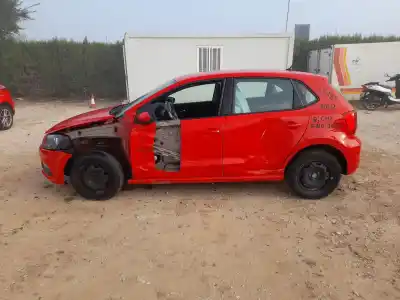 Veicolo di demolizione VOLKSWAGEN POLO V (6R1, 6C1)  dell'anno 2015 alimentato CHY