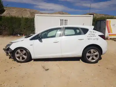 Veículo de Sucata OPEL ASTRA J (P10)  do ano 2010 alimentado A16XER